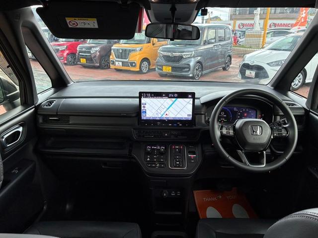 ステップワゴン ｅ：ＨＥＶスパーダ　純正ナビ　ＣＤ　ＤＶＤ　フルセグＴＶ　Ｂｌｕｅｔｏｏｔｈ　ＥＴＣ　ドライブレコーダー　シートヒーター　クルーズコントロール　ＬＥＤヘッドライト　フォグランプ　パワーテールゲート　マルチビューカメラ（10枚目）