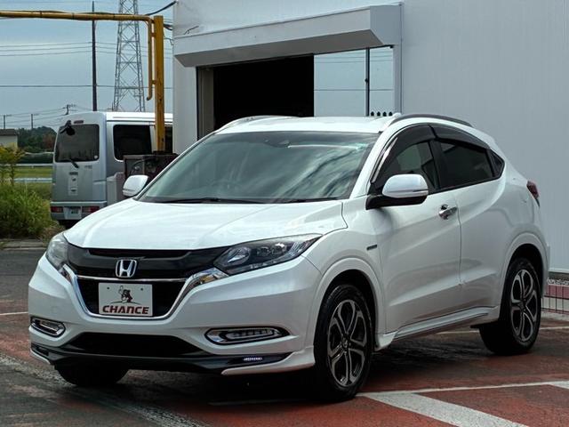 ヴェゼル ハイブリッドＺ・ホンダセンシング　純正ＳＤナビ　ＣＤ　ＤＶＤ　フルセグＴＶ　Ｂｌｕｅｔｏｏｔｈ　バックカメラ　ＥＴＣ　クルーズコントロール　ＬＥＤヘッドライト　フォグランプ　オートライト　オート電動格納ドアミラー　スマートキー（4枚目）