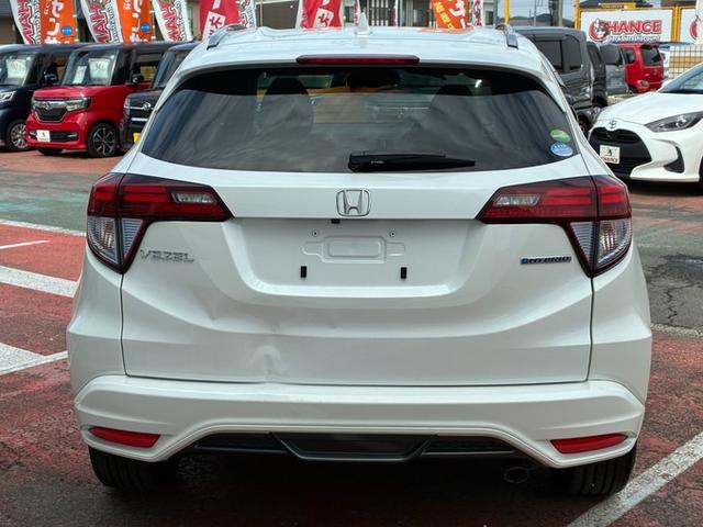 ヴェゼル ハイブリッドＺ・ホンダセンシング　純正ＳＤナビ　ＣＤ　ＤＶＤ　フルセグＴＶ　Ｂｌｕｅｔｏｏｔｈ　バックカメラ　ＥＴＣ　クルーズコントロール　ＬＥＤヘッドライト　フォグランプ　オートライト　オート電動格納ドアミラー　スマートキー（18枚目）