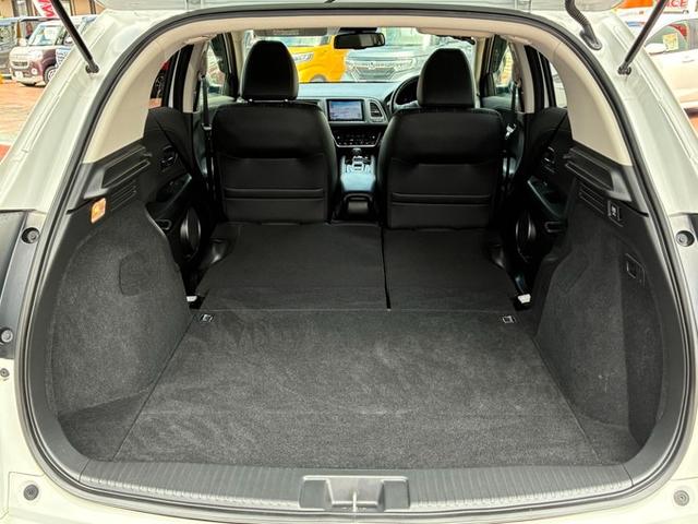 ヴェゼル ハイブリッドＺ・ホンダセンシング　純正ＳＤナビ　ＣＤ　ＤＶＤ　フルセグＴＶ　Ｂｌｕｅｔｏｏｔｈ　バックカメラ　ＥＴＣ　クルーズコントロール　ＬＥＤヘッドライト　フォグランプ　オートライト　オート電動格納ドアミラー　スマートキー（23枚目）