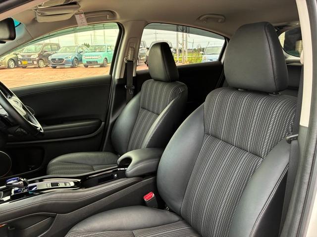 ヴェゼル ハイブリッドＺ・ホンダセンシング　純正ＳＤナビ　ＣＤ　ＤＶＤ　フルセグＴＶ　Ｂｌｕｅｔｏｏｔｈ　バックカメラ　ＥＴＣ　クルーズコントロール　ＬＥＤヘッドライト　フォグランプ　オートライト　オート電動格納ドアミラー　スマートキー（25枚目）