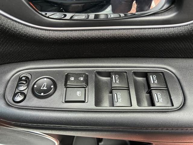 ヴェゼル ハイブリッドＺ・ホンダセンシング　純正ＳＤナビ　ＣＤ　ＤＶＤ　フルセグＴＶ　Ｂｌｕｅｔｏｏｔｈ　バックカメラ　ＥＴＣ　クルーズコントロール　ＬＥＤヘッドライト　フォグランプ　オートライト　オート電動格納ドアミラー　スマートキー（34枚目）