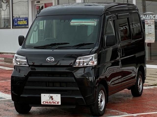 ハイゼットカーゴ ＤＸ　ＳＡＩＩＩ　ＬＥＤヘッドライト　オートライト　スマートアシスト　アイドリングストップ　ＥＴＣ　キーレス　横滑り防止　パワーウィンドウ　パワーステアリング　Ｗエアバック　両側スライドドア（4枚目）