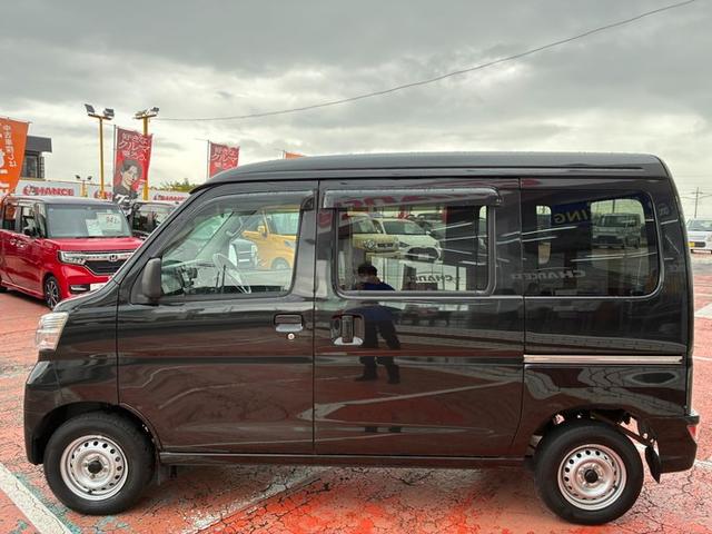 ハイゼットカーゴ ＤＸ　ＳＡＩＩＩ　ＬＥＤヘッドライト　オートライト　スマートアシスト　アイドリングストップ　ＥＴＣ　キーレス　横滑り防止　パワーウィンドウ　パワーステアリング　Ｗエアバック　両側スライドドア（16枚目）