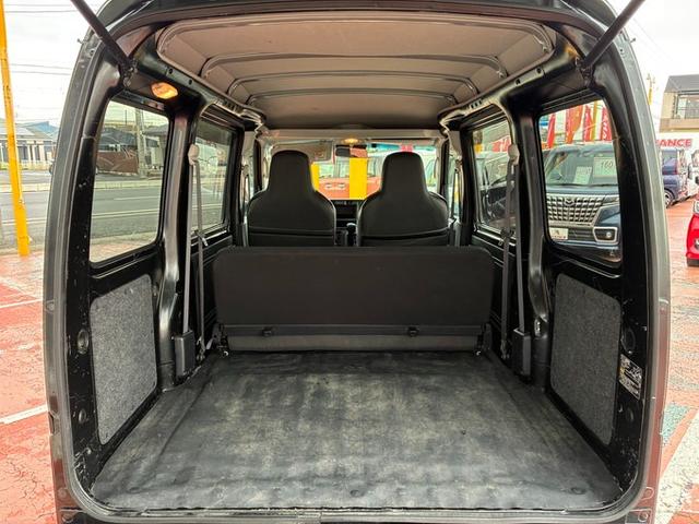 ハイゼットカーゴ ＤＸ　ＳＡＩＩＩ　ＬＥＤヘッドライト　オートライト　スマートアシスト　アイドリングストップ　ＥＴＣ　キーレス　横滑り防止　パワーウィンドウ　パワーステアリング　Ｗエアバック　両側スライドドア（17枚目）