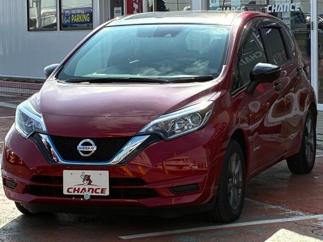 ノート e-パワー X ブラックアロー SDナビ CD DVD フルセグTV Bluetooth バックカメラ ETC クルーズコントロール オートライト LEDヘッドライト ドライブレコーダー 障害物センサー 電動格納ミラー スマートキー(4枚目)