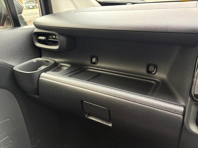 シエンタ ハイブリッドＧ　ディスプレイオーディオ　Ｂｌｕｅｔｏｏｔｈ　フルセグＴＶ　パノラミックビューモニター　レーダークルーズコントロール　両側パワースライドドア　プリクラッシュセーフティセンス　ＬＥＤヘッドライト（48枚目）