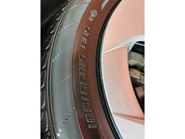 プリウス Ｌ　純正オーディオ　ＣＤ　ＥＴＣ　プッシュスタート　スマートキー　電動格納ミラー（28枚目）