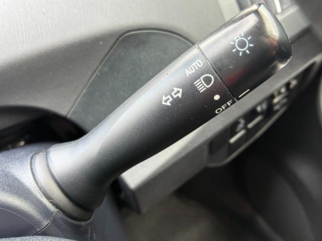 プリウス Ｌ　純正オーディオ　ＣＤ　ＥＴＣ　プッシュスタート　スマートキー　電動格納ミラー（43枚目）