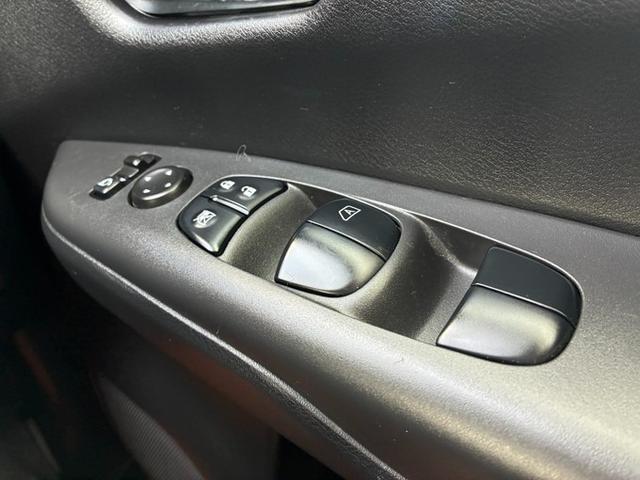 セレナ Ｓ　メモリーナビ　ＣＤ　ＤＶＤ　Ｂｌｕｅｔｏｏｔｈ　ＥＴＣ　アラウンドビューモニター　クリアランスソナー　クルーズコントロール　左側パワースライドドア　オートライト　衝突軽減ブレーキ　スマートキー（36枚目）