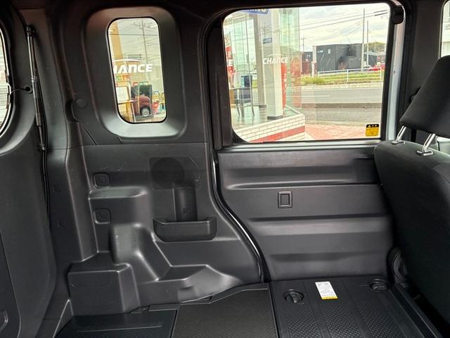 ハイゼットキャディー D SAIII 社外CD バックカメラ アイドリングストップ オートHiビーム リアクリアランスソナー スマートアシスト 横滑り防止 キーレス パワーウィンドウ パワーステアリング Wエアバック ABS(9枚目)