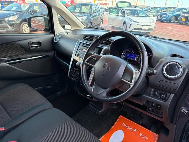 eKカスタム Gセーフティパッケージ 純正CD HID フォグランプ アイドリングストップ 衝突軽減ブレーキ シートヒーター オートHiビーム 前後ドライブレコーダー オートライト ベンチシート スマートキー アラウンドビュー(8枚目)