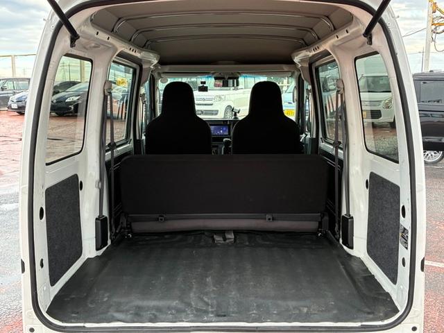 ハイゼットカーゴ ＤＸ　ＳＡＩＩＩ　社外メモリーナビ　ＣＤ　ＤＶＤ　Ｂｌｕｅｔｏｏｔｈ　バックカメラ　アイドリングストップ　衝突軽減ブレーキ　横滑り防止ブレーキ　オートハイビーム　キーレスエントリー（20枚目）