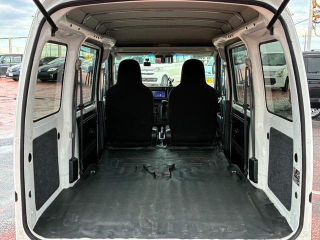 ハイゼットカーゴ ＤＸ　ＳＡＩＩＩ　社外メモリーナビ　ＣＤ　ＤＶＤ　Ｂｌｕｅｔｏｏｔｈ　バックカメラ　アイドリングストップ　衝突軽減ブレーキ　横滑り防止ブレーキ　オートハイビーム　キーレスエントリー（21枚目）