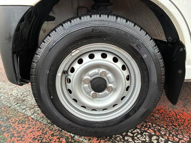 ハイゼットカーゴ ＤＸ　ＳＡＩＩＩ　社外メモリーナビ　ＣＤ　ＤＶＤ　Ｂｌｕｅｔｏｏｔｈ　バックカメラ　アイドリングストップ　衝突軽減ブレーキ　横滑り防止ブレーキ　オートハイビーム　キーレスエントリー（26枚目）