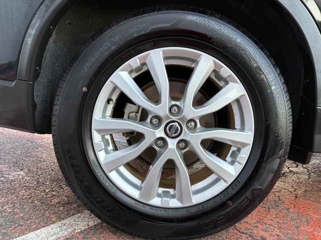 ベビーカーもＯＫ！☆大きな展示場に広い通路も有りますので、お子様連れでのご来店も大歓迎です！ベビーカーと共に、ゆっくりと展示車両をご覧頂けます。