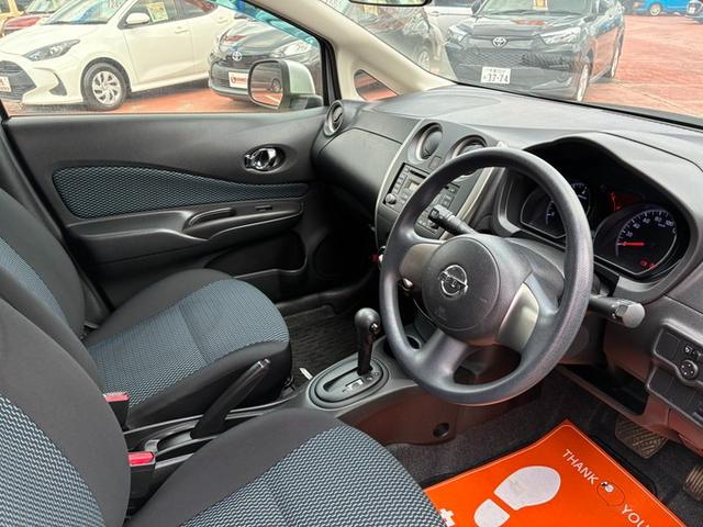 ノート Ｘ　純正ＣＤオーディオ　アイドリングストップ　プッシュスタート　スマートキー（8枚目）