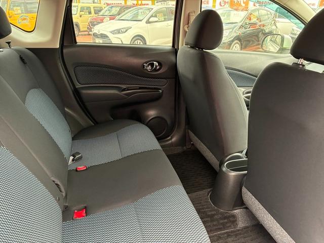 ノート Ｘ　純正ＣＤオーディオ　アイドリングストップ　プッシュスタート　スマートキー（9枚目）