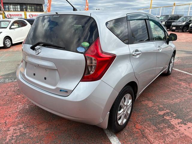 ノート Ｘ　純正ＣＤオーディオ　アイドリングストップ　プッシュスタート　スマートキー（14枚目）