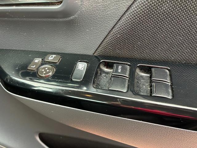 ワゴンＲスティングレー Ｔ　社外メモリーナビ　ＣＤ　ワンセグＴＶ　衝突軽減ブレーキ　横滑り防止ブレーキ　アイドリングストップ　シートヒーター　ベンチシート　クルーズコントロール　パドルシフト　オートライト　ＨＩＤヘッドライト（32枚目）