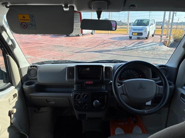 ミニキャブバン Ｍ　純正ラジオ　両側スライドドア　マニュアル車　社外アルミホイール　Ｗエアバック　パワーステアリング（10枚目）
