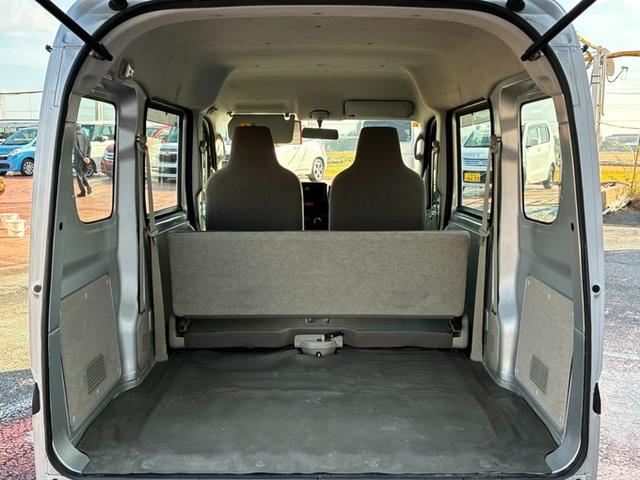ミニキャブバン Ｍ　純正ラジオ　両側スライドドア　マニュアル車　社外アルミホイール　Ｗエアバック　パワーステアリング（17枚目）