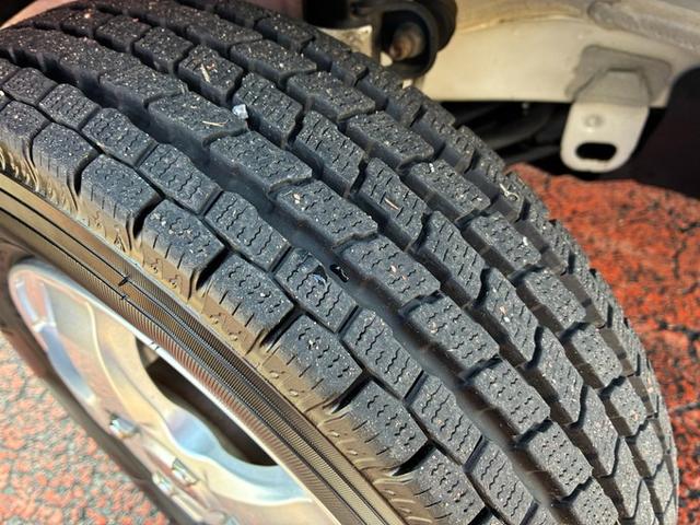 ミニキャブバン Ｍ　純正ラジオ　両側スライドドア　マニュアル車　社外アルミホイール　Ｗエアバック　パワーステアリング（22枚目）