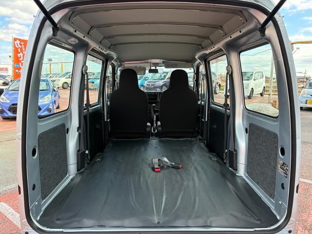 サンバーバン VB アイドリングストップ 両側スライドドア 横滑り防止 オートライト マニュアル5速 社外アルミホイール(18枚目)