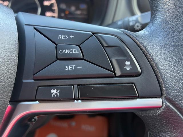 ノート ｅ－パワー　Ｘ　純正ＳＤナビ　ＣＤ　ＤＶＤ　Ｂｌｕｅｔｏｏｔｈ　フルセグＴＶ　アラウンドビューモニター　エマージェンシーブレーキ　クルーズコントロール　オートライト　ＬＥＤヘッドライト　フォグランプ　助手席回転シート（45枚目）