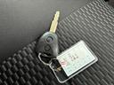 Ｄ　ＳＡＩＩＩ　ＳＤナビ　Ｂｌｕｅｔｏｏｔｈ　アイドリングストップ　ＥＴＣ　バックカメラ　オートＨｉビーム　スマートアシスト　両側スライドドア　Ｗエアバック　パワーステアリング　パワーウィンドウ　キーレスキー（32枚目）