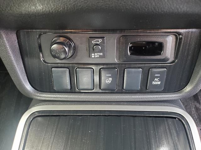アウトランダーＰＨＥＶ Ｇナビパッケージ　ナビ　ＣＤ　ＤＶＤ　Ｂｌｕｅｔｏｏｔｈ　フルセグＴＶ　バックカメラ　ドライブレコーダー　ＥＴＣ　クルーズコントロール　シートヒーター　パワーバックドア　オートライト　１８インチアルミ　スマートキー（28枚目）