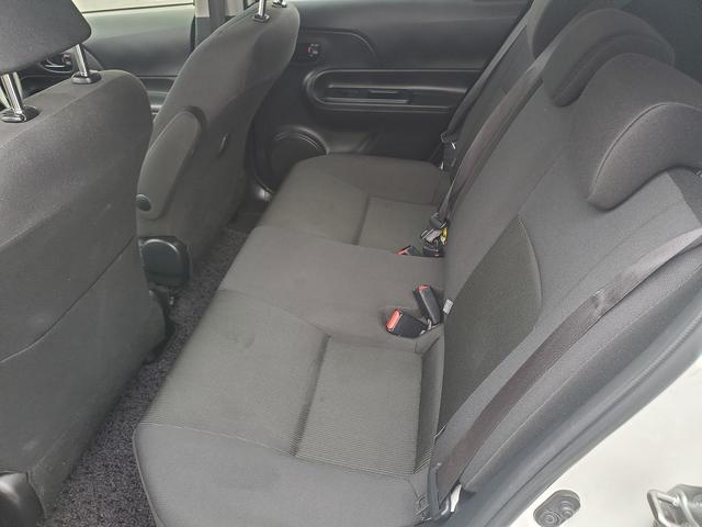 アクア Ｓスタイルブラック　ワンオーナー車　ナビ　ＣＤ　ＤＶＤ　Ｂｌｕｅｔｏｏｔｈ　バックカメラ　ドライブレコーダー　セーフティーセンス　ＥＴＣ　スマートキー　ウインカーミラー（12枚目）