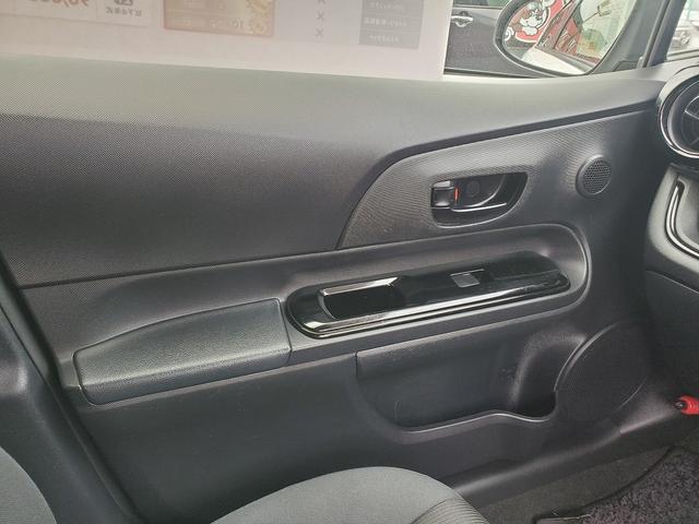 アクア Ｓスタイルブラック　ワンオーナー車　ナビ　ＣＤ　ＤＶＤ　Ｂｌｕｅｔｏｏｔｈ　バックカメラ　ドライブレコーダー　セーフティーセンス　ＥＴＣ　スマートキー　ウインカーミラー（23枚目）