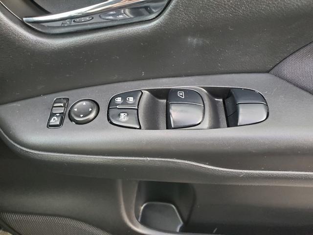 セレナ ハイウェイスター　ＳＤナビ　ＣＤ　ＤＶＤ　Ｂｌｕｅｔｏｏｔｈ　フルセグＴＶ　バックカメラ　両側パワースライドドア　クルーズコントロール　フリップダウンモニター　ＥＴＣ　スマートキー（46枚目）