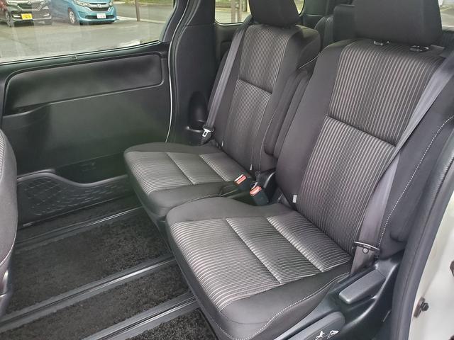 ヴォクシー ＺＳ　煌ＩＩ　純正９インチナビ　ＣＤ　ＤＶＤ　Ｂｌｕｅｔｏｏｔｈ　バックカメラ　ＬＥＤライト　フォグ　トヨタセーフティーセンス　両側パワースライドドア　１６インチ純正アルミ　ドライブレコーダーＦＲ　ＥＴＣ（12枚目）