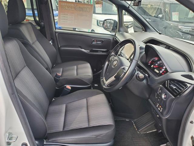 ヴォクシー ＺＳ　煌ＩＩ　純正９インチナビ　ＣＤ　ＤＶＤ　Ｂｌｕｅｔｏｏｔｈ　バックカメラ　ＬＥＤライト　フォグ　トヨタセーフティーセンス　両側パワースライドドア　１６インチ純正アルミ　ドライブレコーダーＦＲ　ＥＴＣ（19枚目）
