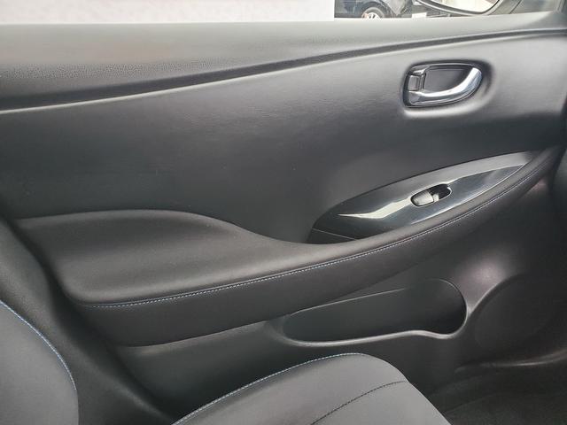 リーフ Ｇ　メモリーナビ　ＣＤ　Ｂｌｕｅｔｏｏｔｈ　ＥＴＣ　ドライブレコーダー　ステリモ　アラウンドビューモニター　１７インチアルミ　シートヒーター　スマートキー　オートライト　ＬＥＤライト（25枚目）
