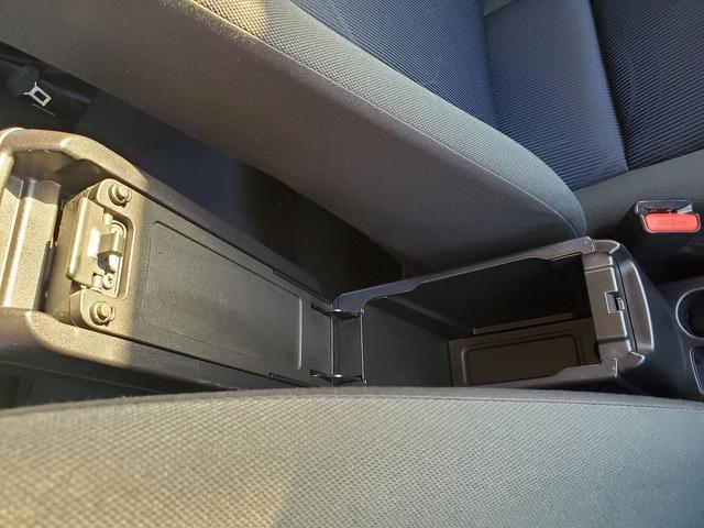 アクア Ｓ　ＳＤナビ　ＣＤ　ＤＶＤ　Ｂｌｕｅｔｏｏｔｈ　フルセグＴＶ　バックカメラ　プッシュスタート　オートライト　シートヒーター　ステリモ　ドライブレコーダー　ＥＴＣ　スマートキー（21枚目）