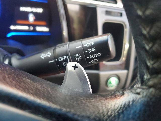 展示前や納車前に、全車両の内外装を、一台一台真心込めて手作業で清掃！展示中も全車毎日、営業スタッフも一緒に、外装の拭き上げ清掃を行っています！！　だからこそ自信を持ってお勧めできる一台となります。