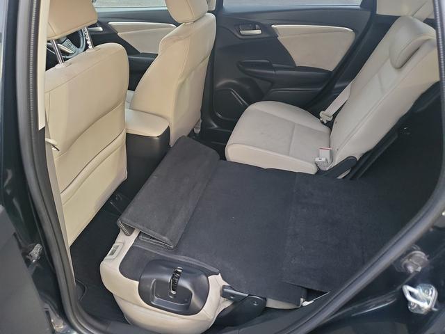 軽自動車からＳＵＶやワンボックスまで、幅広いラインナップの車種をお求めやすい価格で展示しています。可能な限り安く、お客様にご提供させて頂きたい、その思いを持って日々努力を続けていきます！