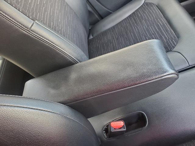 Ｎ－ＯＮＥ プレミアム　ツアラー　ＳＤナビ　ＣＤ　ＤＶＤ　Ｂｌｕｅｔｏｏｔｈ　バックカメラ　ＥＴＣ　プッシュスタート　フルセグＴＶ　スマートキー　アイドリングストップ　ドライブレコーダー前　ＨＩＤライト　フォグ　オートライト　ステリモ（28枚目）