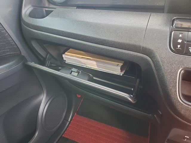 Ｎ－ＯＮＥ プレミアム　ツアラー　ＳＤナビ　ＣＤ　ＤＶＤ　Ｂｌｕｅｔｏｏｔｈ　バックカメラ　ＥＴＣ　プッシュスタート　フルセグＴＶ　スマートキー　アイドリングストップ　ドライブレコーダー前　ＨＩＤライト　フォグ　オートライト　ステリモ（31枚目）