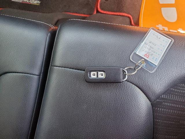 Ｎ－ＯＮＥ プレミアム　ツアラー　ＳＤナビ　ＣＤ　ＤＶＤ　Ｂｌｕｅｔｏｏｔｈ　バックカメラ　ＥＴＣ　プッシュスタート　フルセグＴＶ　スマートキー　アイドリングストップ　ドライブレコーダー前　ＨＩＤライト　フォグ　オートライト　ステリモ（48枚目）