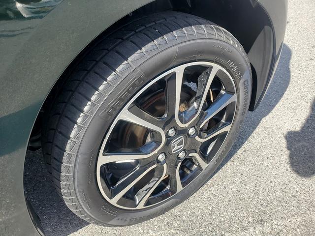 Ｎ－ＯＮＥ プレミアム　ツアラー　ＳＤナビ　ＣＤ　ＤＶＤ　Ｂｌｕｅｔｏｏｔｈ　バックカメラ　ＥＴＣ　プッシュスタート　フルセグＴＶ　スマートキー　アイドリングストップ　ドライブレコーダー前　ＨＩＤライト　フォグ　オートライト　ステリモ（58枚目）