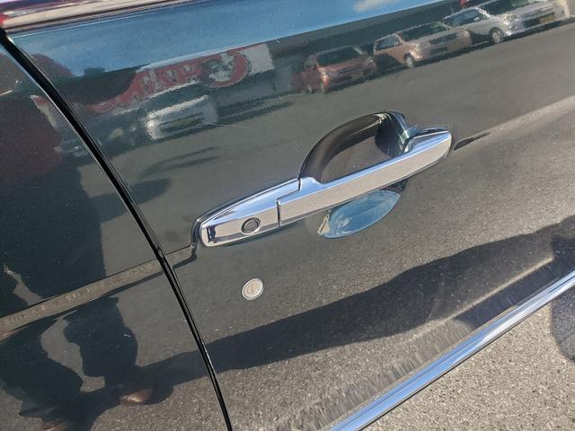 Ｎ－ＯＮＥ プレミアム　ツアラー　ＳＤナビ　ＣＤ　ＤＶＤ　Ｂｌｕｅｔｏｏｔｈ　バックカメラ　ＥＴＣ　プッシュスタート　フルセグＴＶ　スマートキー　アイドリングストップ　ドライブレコーダー前　ＨＩＤライト　フォグ　オートライト　ステリモ（60枚目）