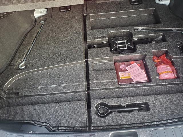 プリウス E 社外ナビ Bluetooth バックカメラ ステアリングリモコン プッシュスタート 15インチアルミ LEDライト スマートキー ETC ドライブレコーダー(16枚目)