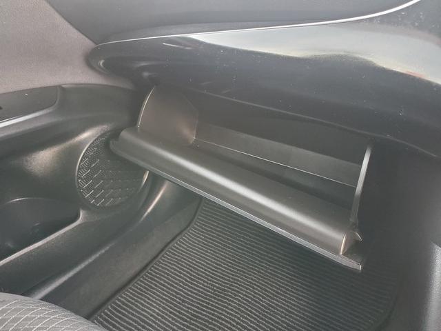 プリウス E 社外ナビ Bluetooth バックカメラ ステアリングリモコン プッシュスタート 15インチアルミ LEDライト スマートキー ETC ドライブレコーダー(24枚目)