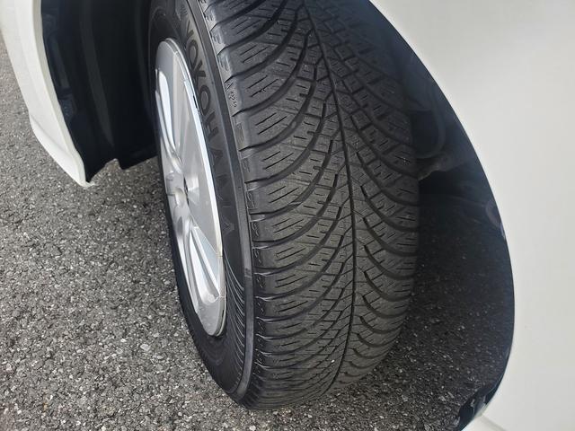 プリウス E 社外ナビ Bluetooth バックカメラ ステアリングリモコン プッシュスタート 15インチアルミ LEDライト スマートキー ETC ドライブレコーダー(64枚目)