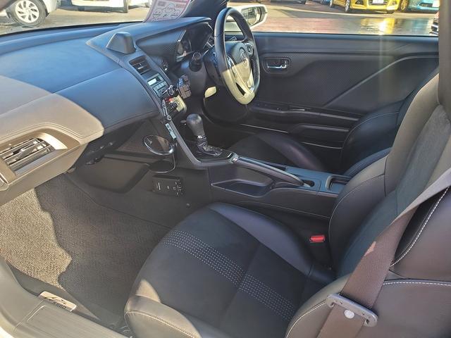 ☆チャンスの魅力６☆　チャンスでは、陸運支局指定の自社整備工場を完備しています。納車前の整備はもちろん、購入後の車検やアフターサービスもお任せ下さい！！自社整備スタッフが真心こめて作業させて頂きます。