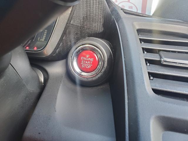 ☆ベビーカーもＯＫ！☆大きな展示場に広い通路も有りますので、お子様連れでのご来店も大歓迎です！ベビーカーと共に、ゆっくりと展示車両をご覧頂けます。